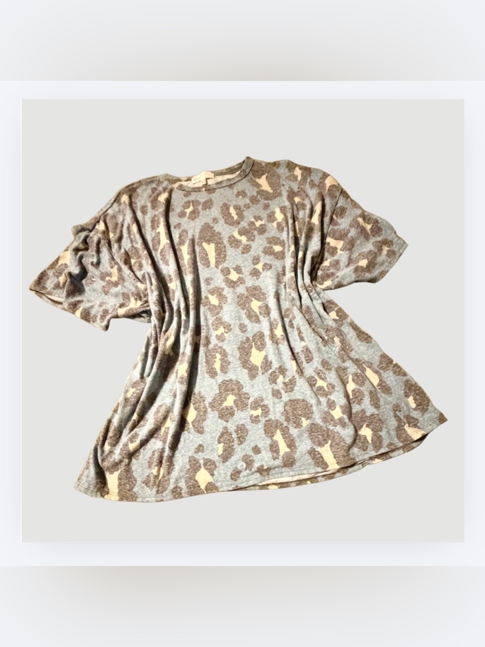 Perfect Peach Oversized Heathered Blue Leopard Print Knit Top, Size L/XL-Fits 2X